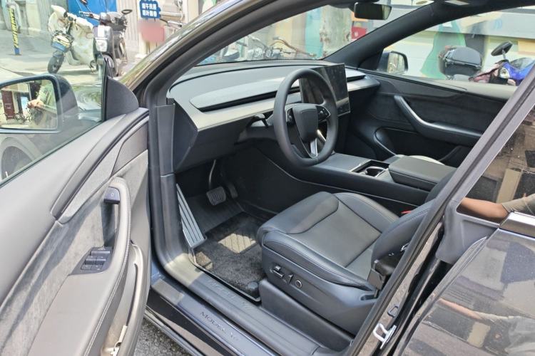 Used Tesla Model Y L 2025 Model Long-Range All-Wheel-Drive Version Driver Seat