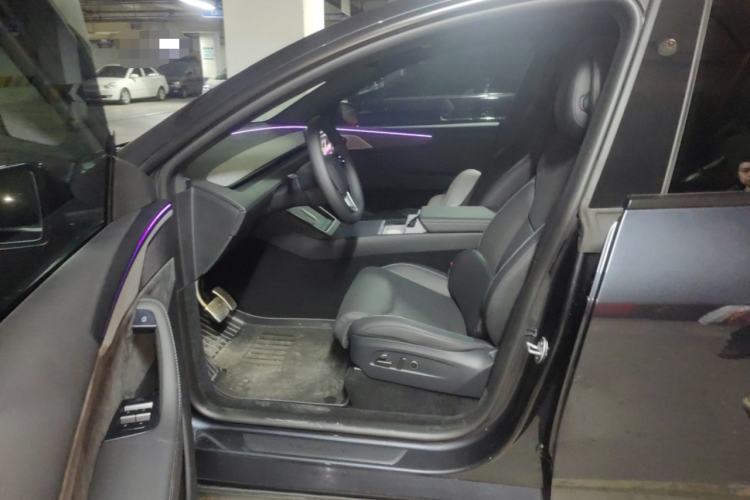 Used Tesla Model Y L 2025 Model Long-Range All-Wheel-Drive Version Driver Seat