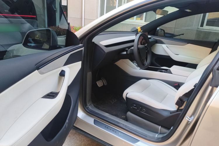 Used Tesla Model Y L 2025 Model Long-Range All-Wheel-Drive Version Driver Seat