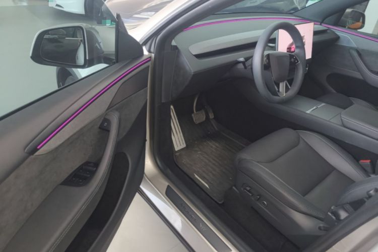 Used Tesla Model Y L 2025 Model Long-Range All-Wheel-Drive Version Driver Seat
