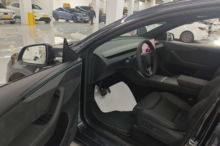Used Tesla Model Y L 2025 Model Long-Range All-Wheel-Drive Version Driver Seat