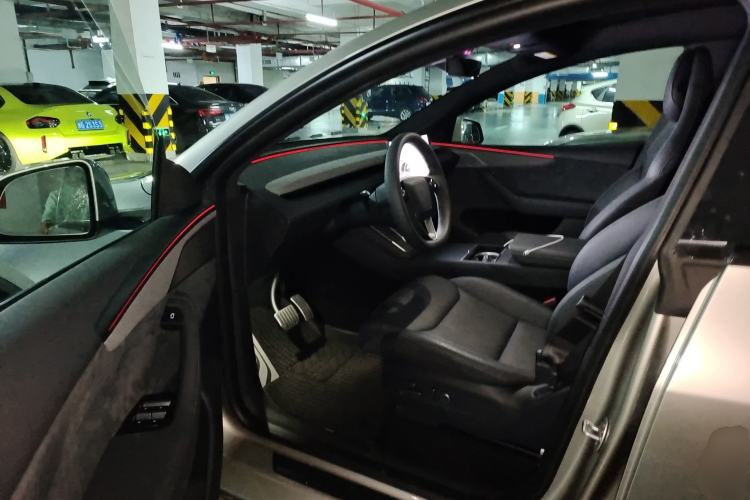 Used Tesla Model Y L 2025 Model Long-Range All-Wheel-Drive Version Driver Seat