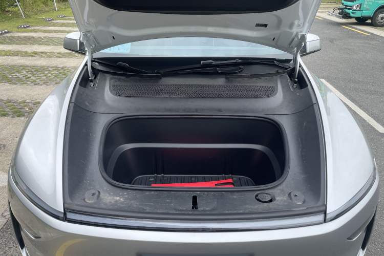 Used Tesla Model Y L 2025 Model Long-Range All-Wheel-Drive Version Engine Bay