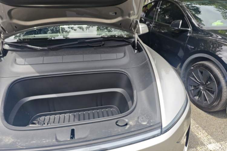 Used Tesla Model Y L 2025 Model Long-Range All-Wheel-Drive Version Engine Bay Left