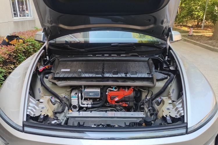 Used Tesla Model Y L 2025 Model Long-Range All-Wheel-Drive Version Engine Bay