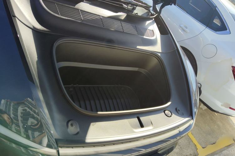 Used Tesla Model Y L 2025 Model Long-Range All-Wheel-Drive Version Engine Bay