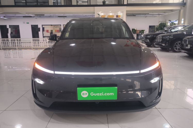 Used Tesla Model Y L 2025 Model Long-Range All-Wheel-Drive Version Front