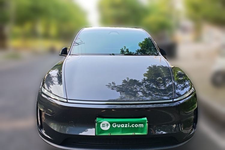 Used Tesla Model Y L 2025 Model Long-Range All-Wheel-Drive Version Front