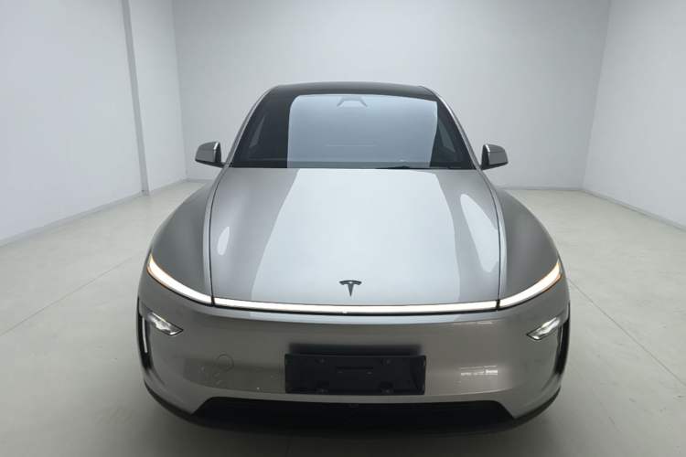 Used Tesla Model Y L 2025 Model Long-Range All-Wheel-Drive Version Front