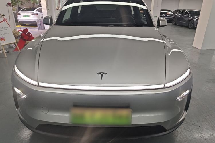 Used Tesla Model Y L 2025 Model Long-Range All-Wheel-Drive Version Front
