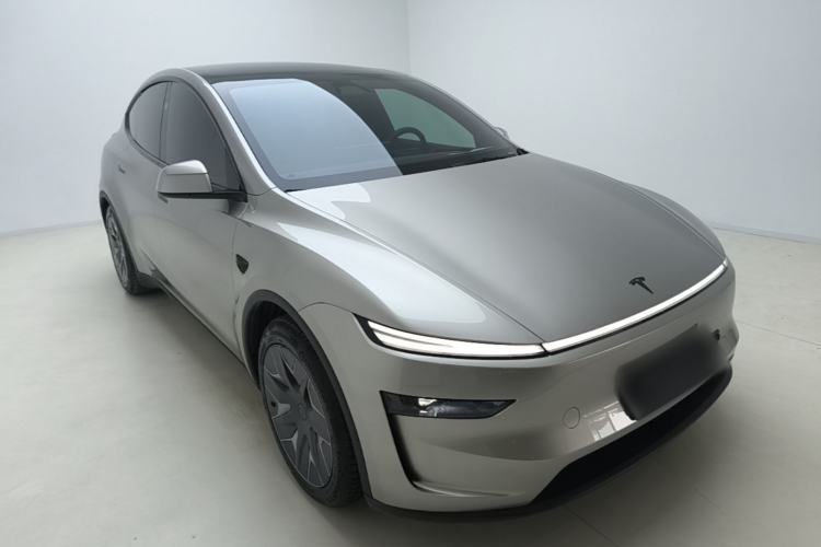 Used Tesla Model Y L 2025 Model Long-Range All-Wheel-Drive Version Front Right 45 Deg