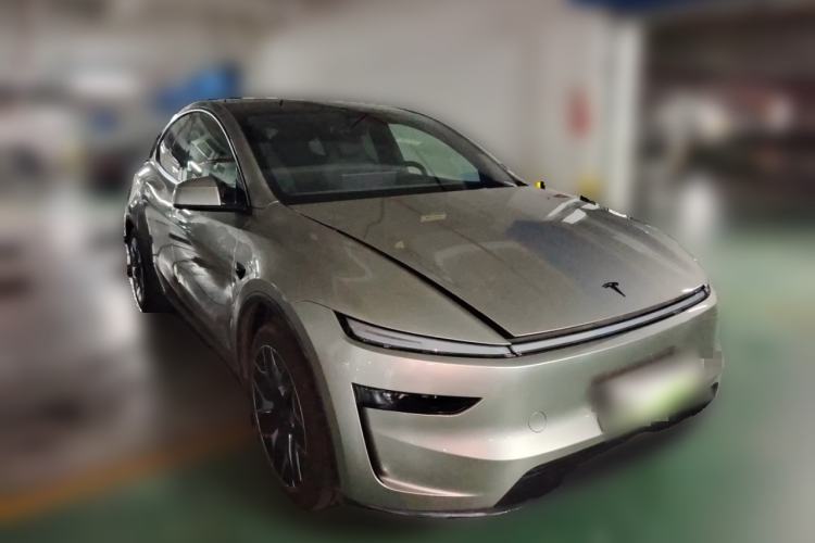 Used Tesla Model Y L 2025 Model Long-Range All-Wheel-Drive Version Front Right 45 Deg