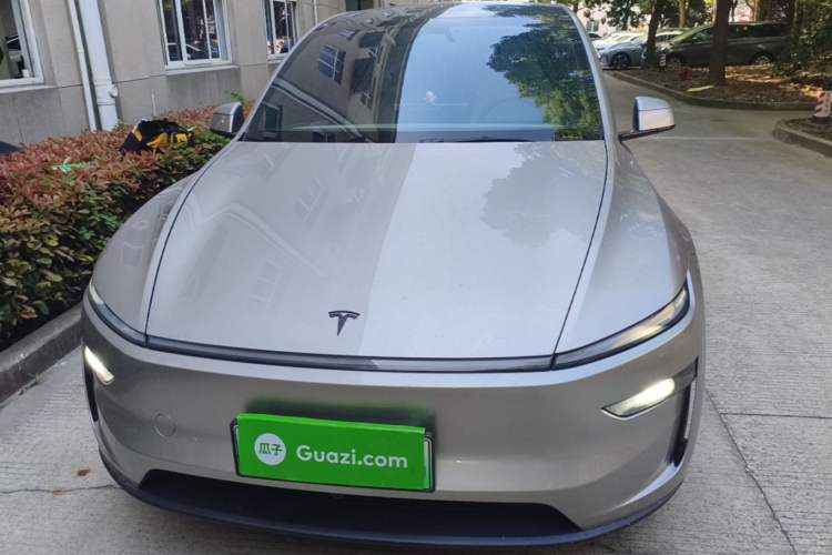 Used Tesla Model Y L 2025 Model Long-Range All-Wheel-Drive Version Front