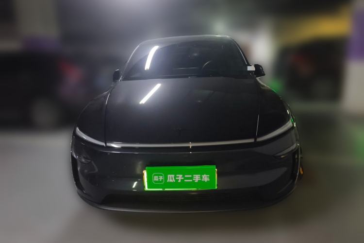 Used Tesla Model Y L 2025 Model Long-Range All-Wheel-Drive Version Front