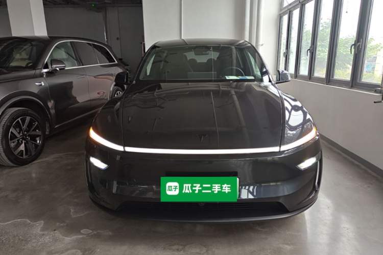 Used Tesla Model Y L 2025 Model Long-Range All-Wheel-Drive Version Front