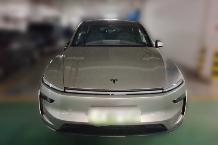 Used Tesla Model Y L 2025 Model Long-Range All-Wheel-Drive Version Front