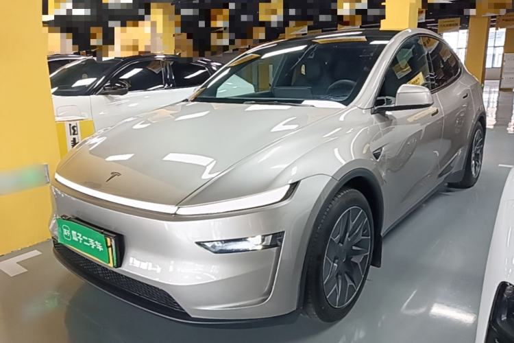 Tesla Model Y L 2025 Model Long-Range All-Wheel-Drive Version