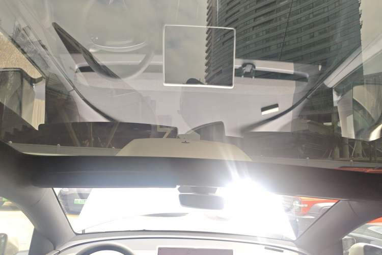 Used Tesla Model Y L 2025 Model Long-Range All-Wheel-Drive Version Headliner