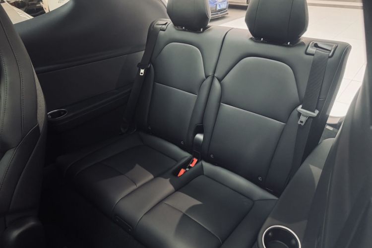 Used Tesla Model Y L 2025 Model Long-Range All-Wheel-Drive Version Interior 10