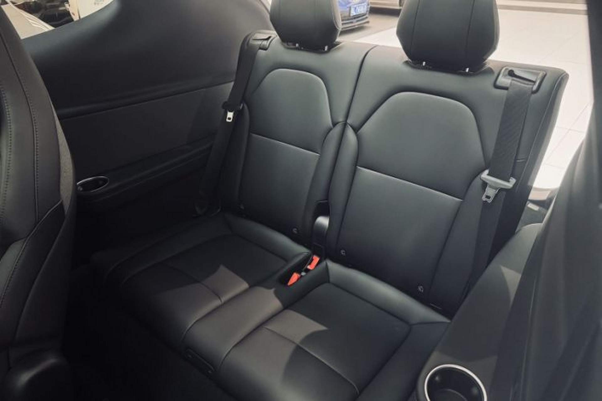 Used Tesla Model Y L 2025 Model Long-Range All-Wheel-Drive Version Interior 10