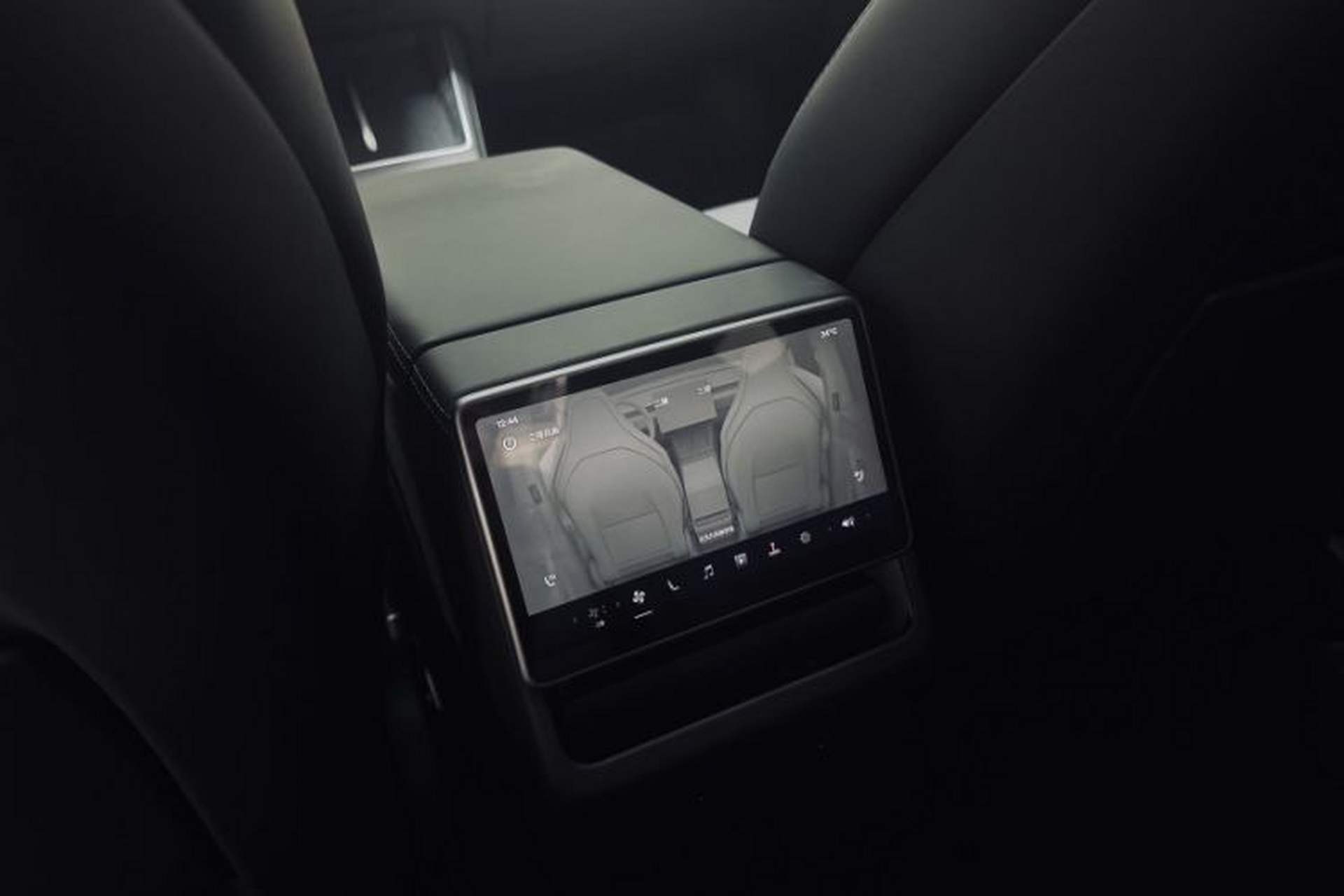 Used Tesla Model Y L 2025 Model Long-Range All-Wheel-Drive Version Interior 9