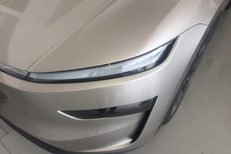 Used Tesla Model Y L 2025 Model Long-Range All-Wheel-Drive Version Left Front Headlight