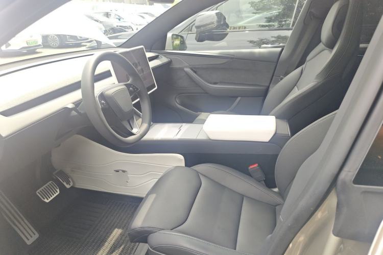 Used Tesla Model Y L 2025 Model Long-Range All-Wheel-Drive Version Left Front Seat