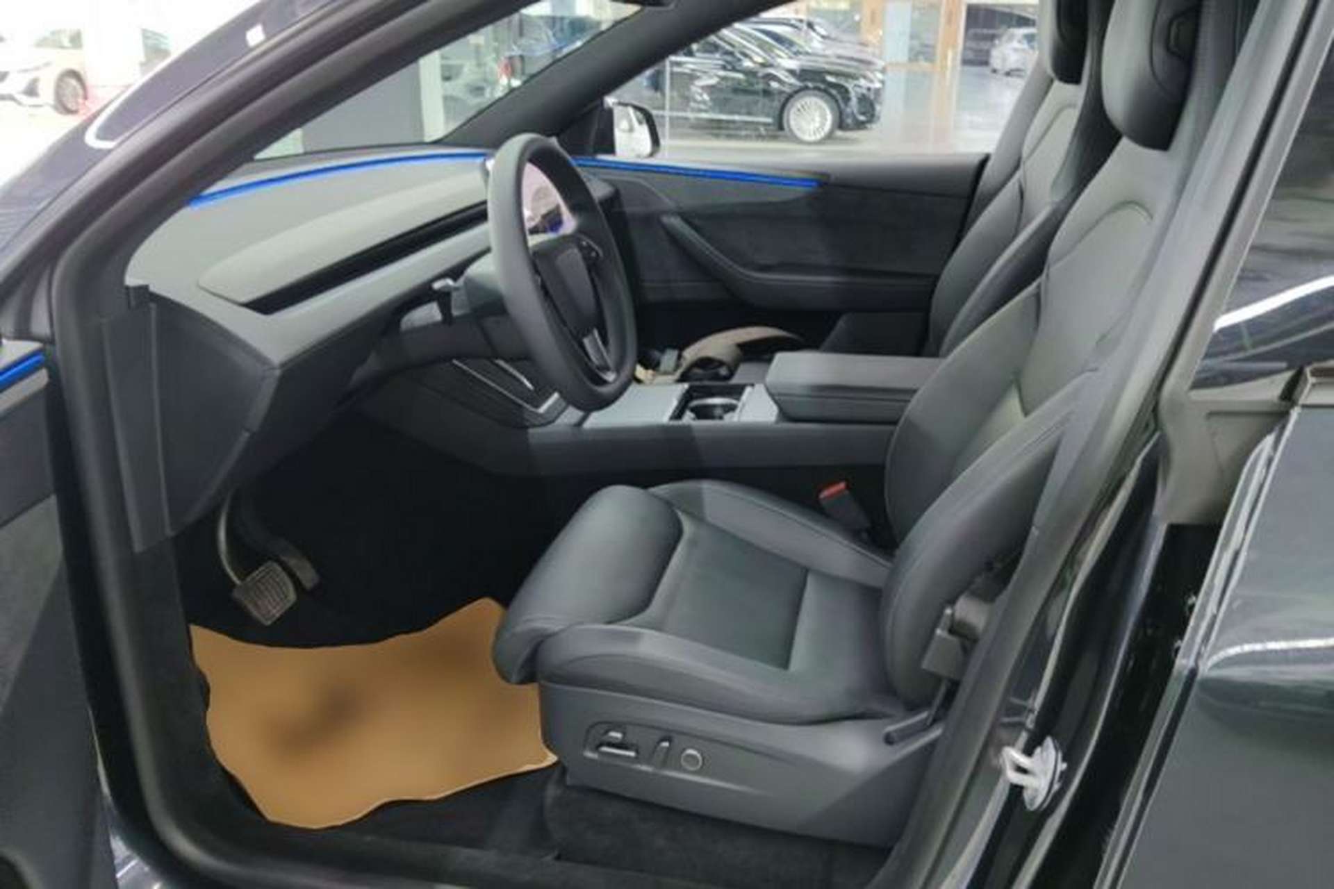 Used Tesla Model Y L 2025 Model Long-Range All-Wheel-Drive Version Left Front Seat