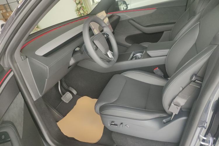 Used Tesla Model Y L 2025 Model Long-Range All-Wheel-Drive Version Left Front Seat