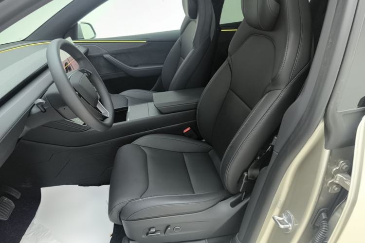 Used Tesla Model Y L 2025 Model Long-Range All-Wheel-Drive Version Left Front Seat