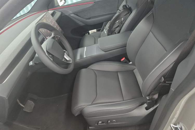 Used Tesla Model Y L 2025 Model Long-Range All-Wheel-Drive Version Left Front Seat
