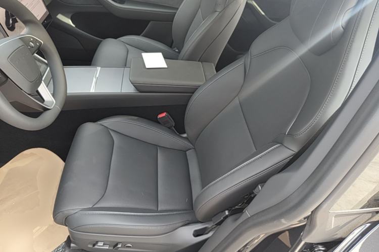 Used Tesla Model Y L 2025 Model Long-Range All-Wheel-Drive Version Left Front Seat