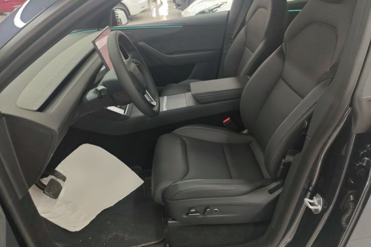Used Tesla Model Y L 2025 Model Long-Range All-Wheel-Drive Version Left Front Seat
