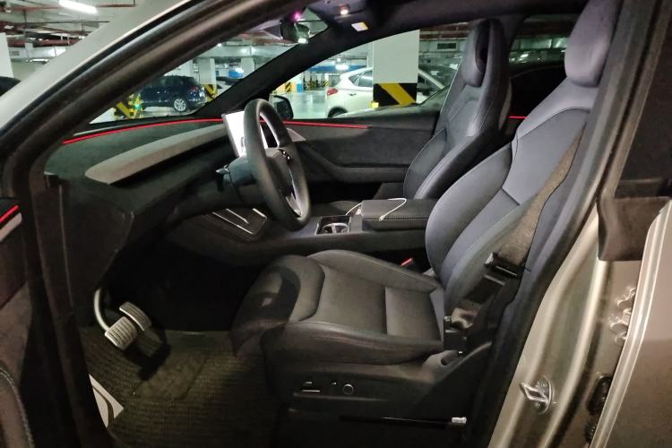 Used Tesla Model Y L 2025 Model Long-Range All-Wheel-Drive Version Left Front Seat