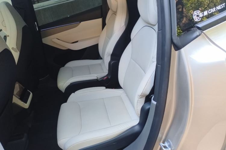 Used Tesla Model Y L 2025 Model Long-Range All-Wheel-Drive Version Left Rear Seat