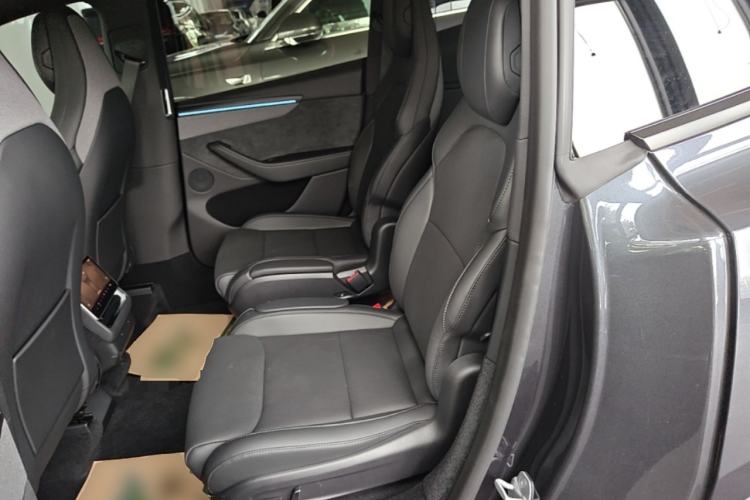 Used Tesla Model Y L 2025 Model Long-Range All-Wheel-Drive Version Left Rear Seat