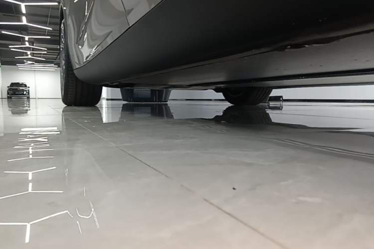 Used Tesla Model Y L 2025 Model Long-Range All-Wheel-Drive Version Left Side Sill