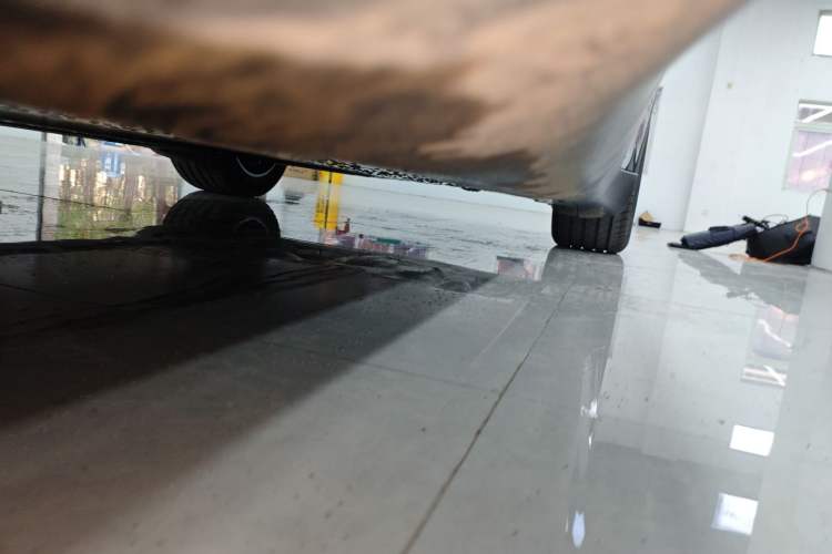 Used Tesla Model Y L 2025 Model Long-Range All-Wheel-Drive Version Left Side Sill