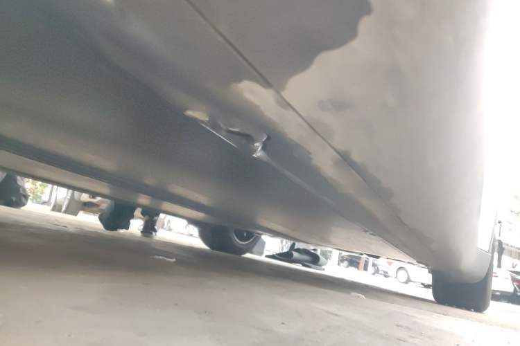 Used Tesla Model Y L 2025 Model Long-Range All-Wheel-Drive Version Left Side Sill