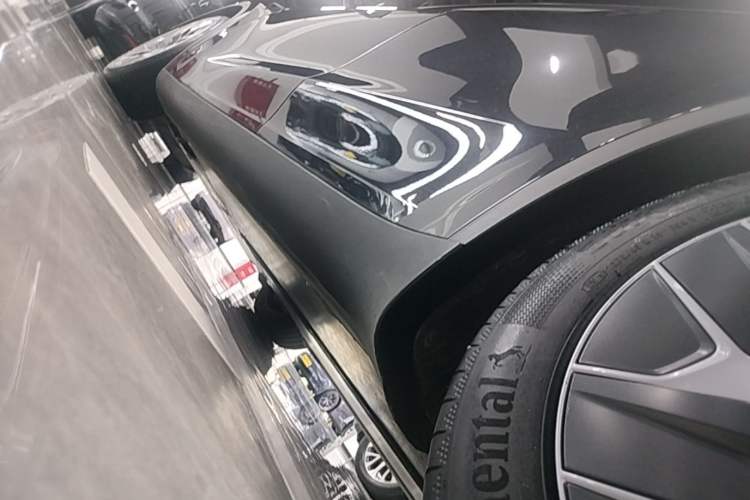 Used Tesla Model Y L 2025 Model Long-Range All-Wheel-Drive Version Left Side Sill