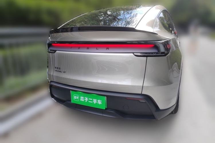 Used Tesla Model Y L 2025 Model Long-Range All-Wheel-Drive Version Rear