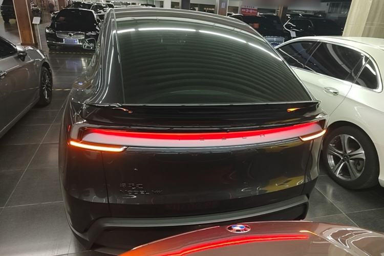 Used Tesla Model Y L 2025 Model Long-Range All-Wheel-Drive Version Rear