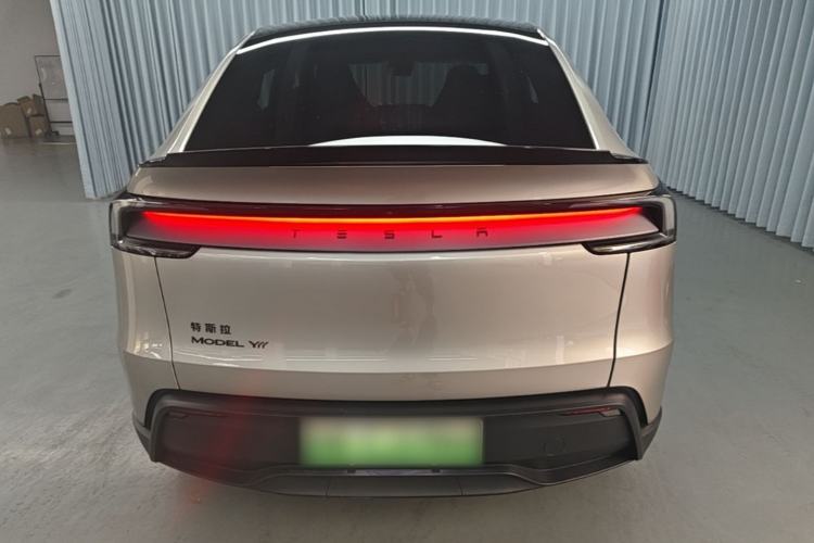 Used Tesla Model Y L 2025 Model Long-Range All-Wheel-Drive Version Rear