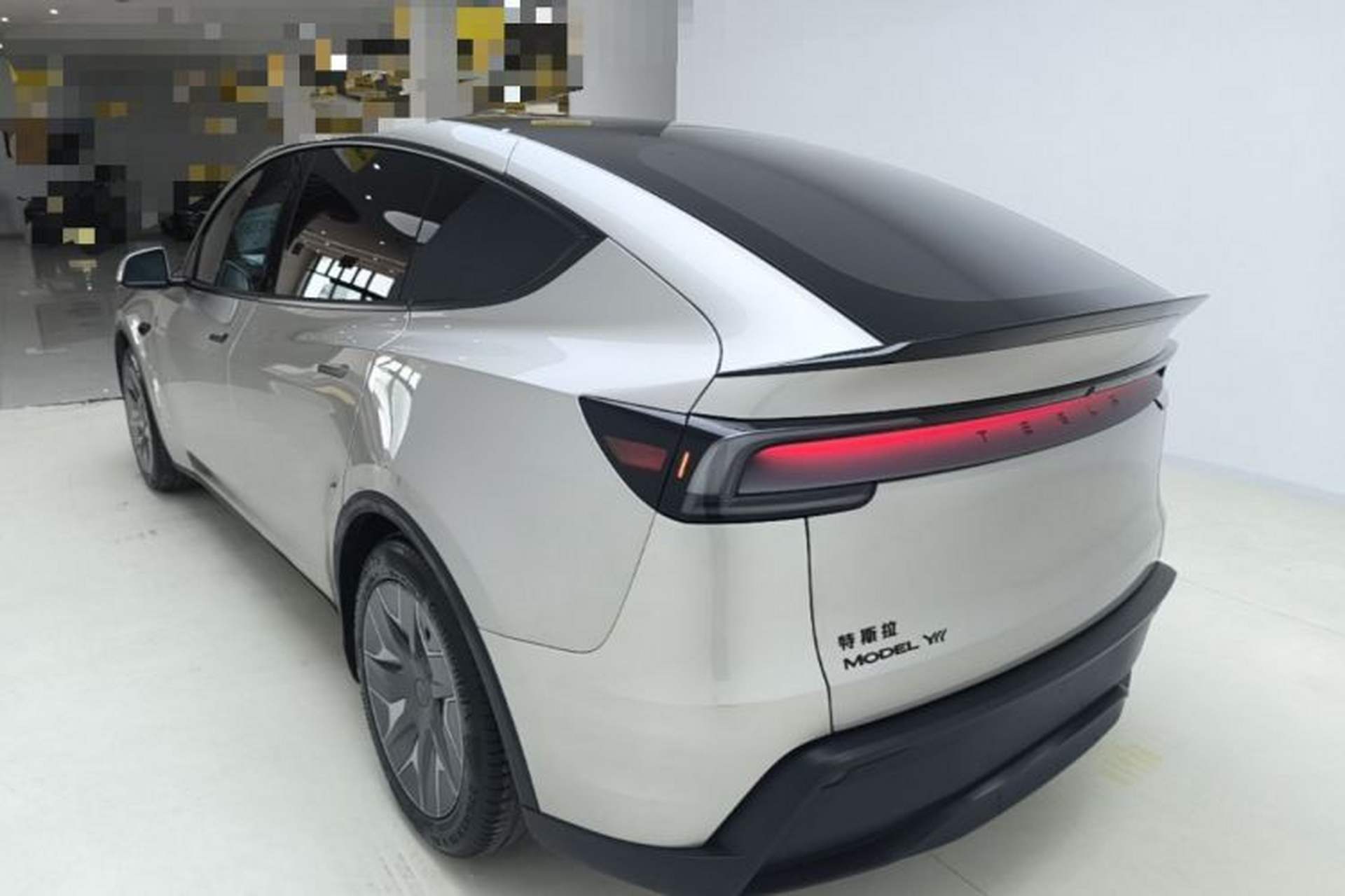 Used Tesla Model Y L 2025 Model Long-Range All-Wheel-Drive Version Rear Left 45 Deg