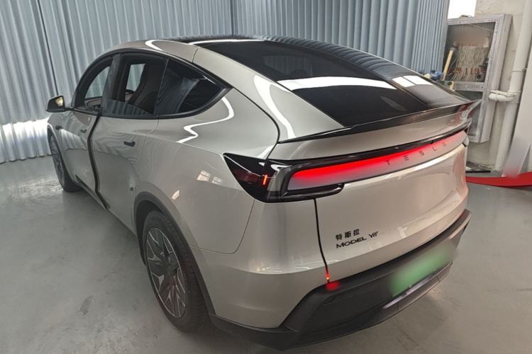 Used Tesla Model Y L 2025 Model Long-Range All-Wheel-Drive Version Rear Left 45 Deg