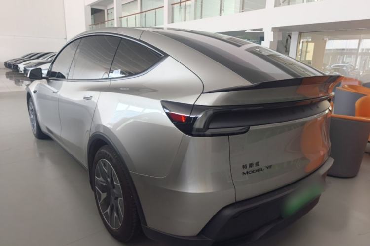 Used Tesla Model Y L 2025 Model Long-Range All-Wheel-Drive Version Rear Left 45 Deg