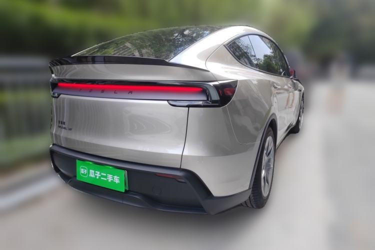 Used Tesla Model Y L 2025 Model Long-Range All-Wheel-Drive Version Rear Right 45 Deg