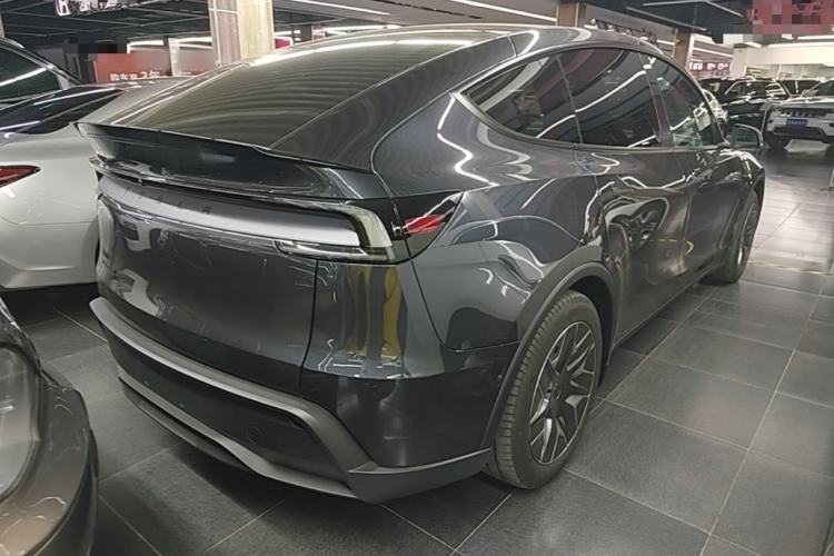 Used Tesla Model Y L 2025 Model Long-Range All-Wheel-Drive Version Rear Right 45 Deg
