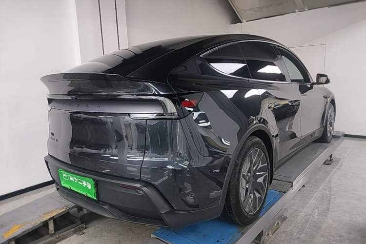 Used Tesla Model Y L 2025 Model Long-Range All-Wheel-Drive Version Rear Right 45 Deg