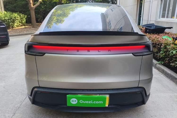 Used Tesla Model Y L 2025 Model Long-Range All-Wheel-Drive Version Rear